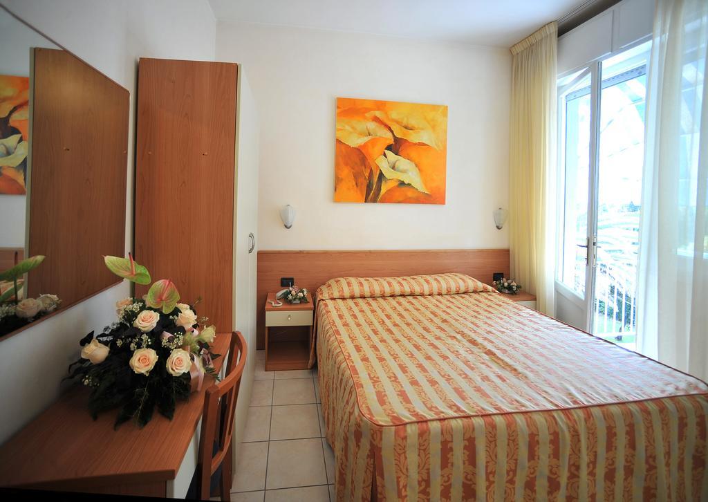 Hotel Riviera Blu Tirrenia Buitenkant foto