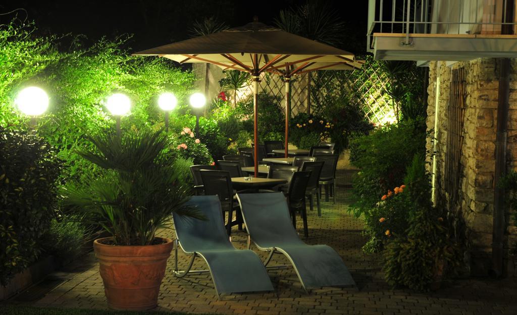 Hotel Riviera Blu Tirrenia Buitenkant foto