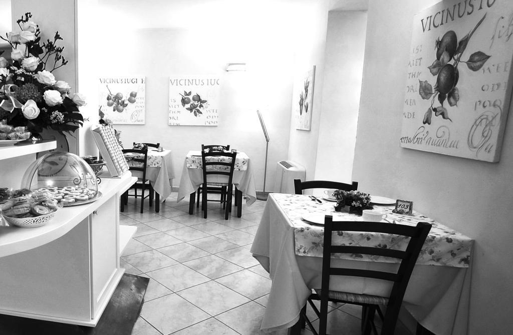 Hotel Riviera Blu Tirrenia Buitenkant foto