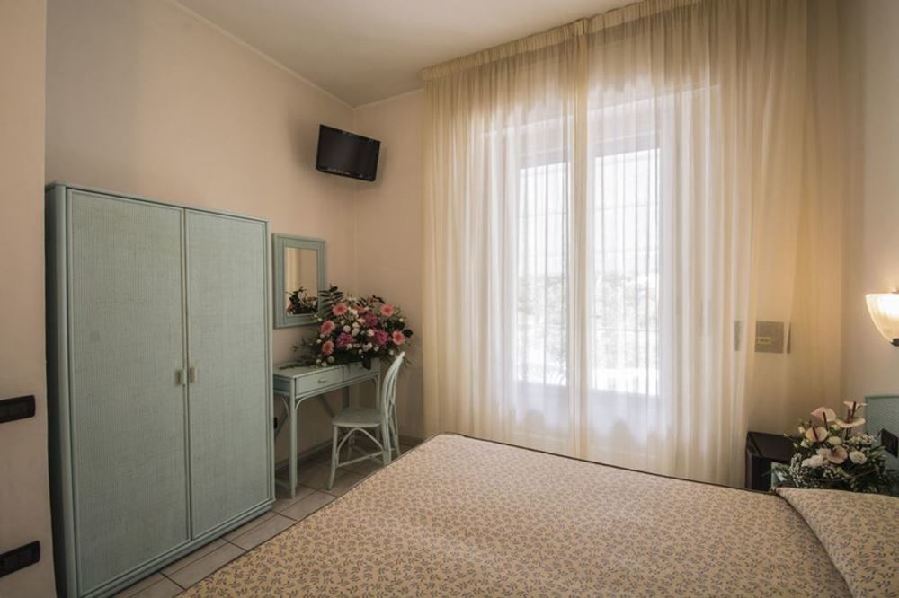 Hotel Riviera Blu Tirrenia Buitenkant foto