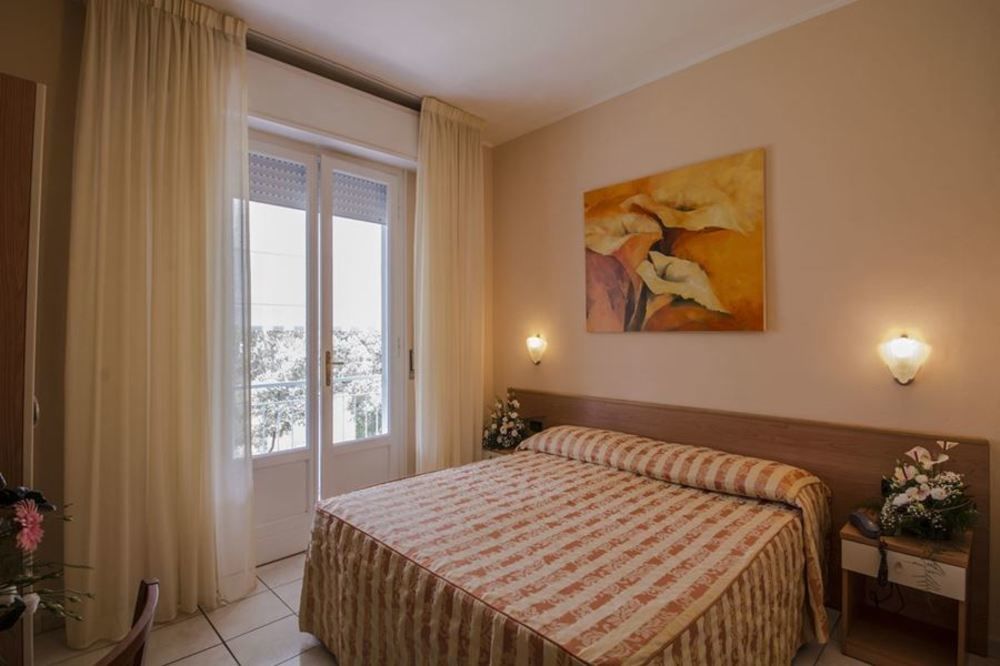 Hotel Riviera Blu Tirrenia Buitenkant foto