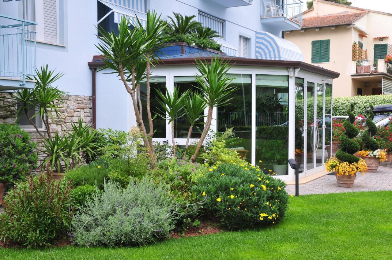 Hotel Riviera Blu Tirrenia Buitenkant foto