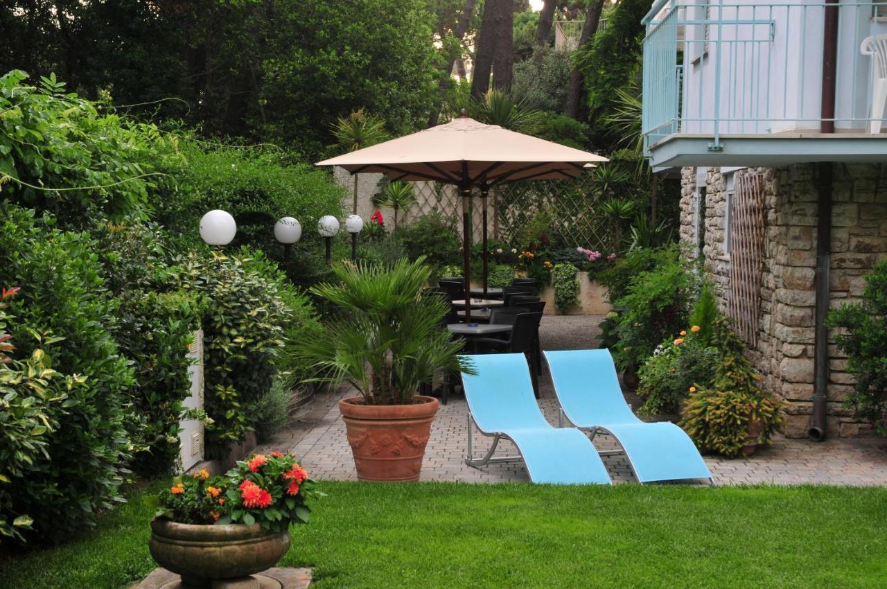 Hotel Riviera Blu Tirrenia Buitenkant foto