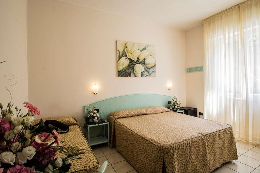 Hotel Riviera Blu Tirrenia Kamer foto